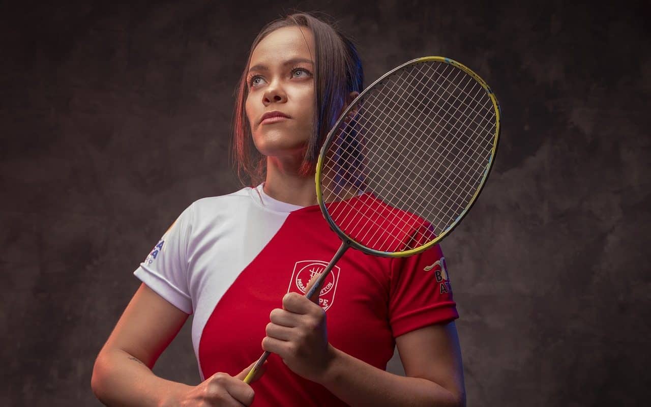 découvrez l'univers du badminton : techniques, règles, équipements et conseils pour améliorer votre jeu. que vous soyez débutant ou confirmé, plongez dans les stratégies et les astuces pour exceller sur le terrain.