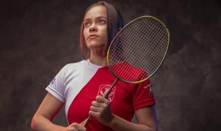 découvrez l'univers du badminton : techniques, règles, équipements et conseils pour améliorer votre jeu. que vous soyez débutant ou confirmé, plongez dans les stratégies et les astuces pour exceller sur le terrain.